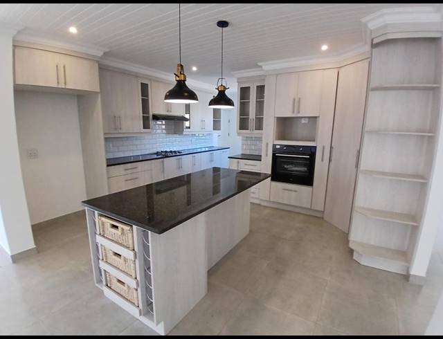 3 BEDROOM HOUSE FOR SALE IN STILBAAI-WES